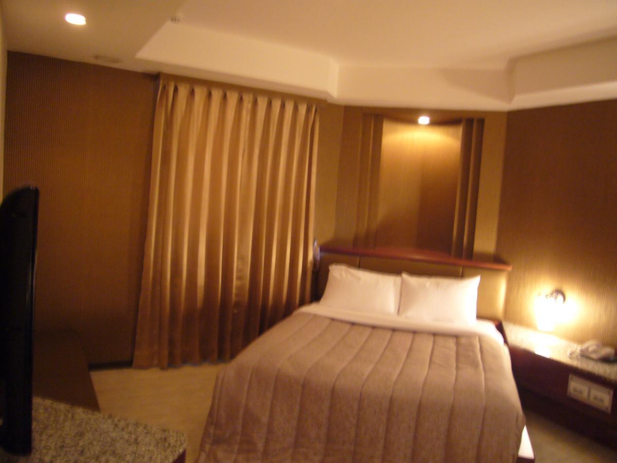Windmill Fashion Hotel Kaohsiung Exterior foto